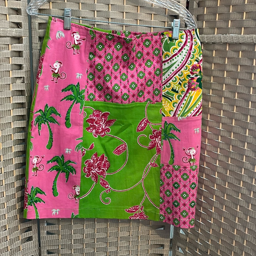Vanity Skirt Size M Bin V